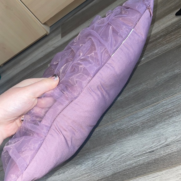 PURPLE ORGANZA THROW PILLOW - Picture 3 of 3